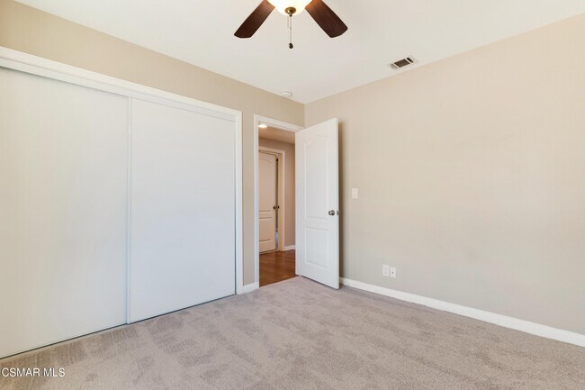 Building Photo - 47 Dorrit Ct