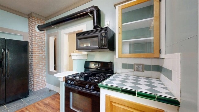 Building Photo - 307 Brogdon St