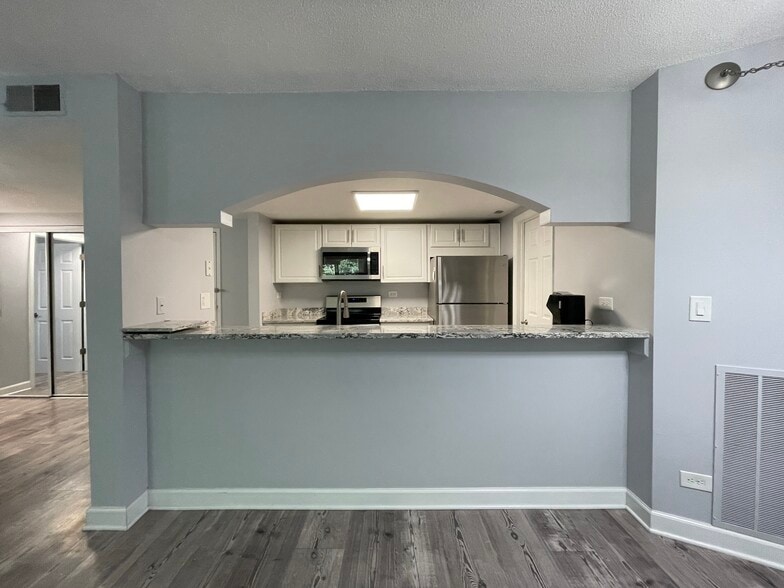 Building Photo - 509 Aurora Ave