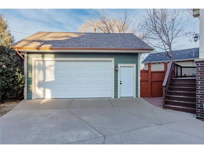 Building Photo - 2012 W Laurel Ave