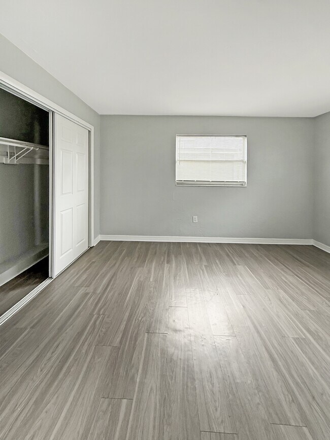 Building Photo - 2505 Hanson St