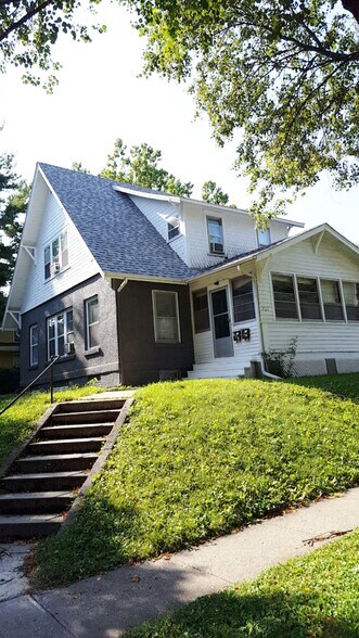 Building Photo - 701 N Gilbert St