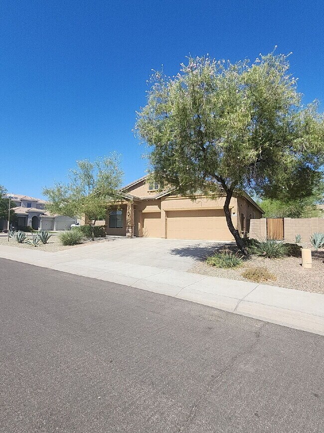 Building Photo - "Charming 3-Bed with 2 Full Baths and 2,162 Sq Ft of Comfort in Vistancia Village Peoria, AZ!"
