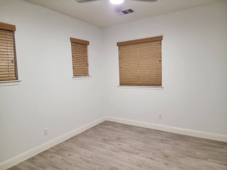 Building Photo - 1168 Pimento Dr
