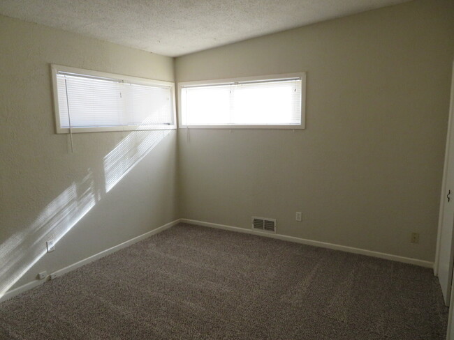 Building Photo - Beautiful House Minutes From Medical Distr...