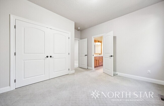 Building Photo - Executive Estate in Atherton Heights with ...