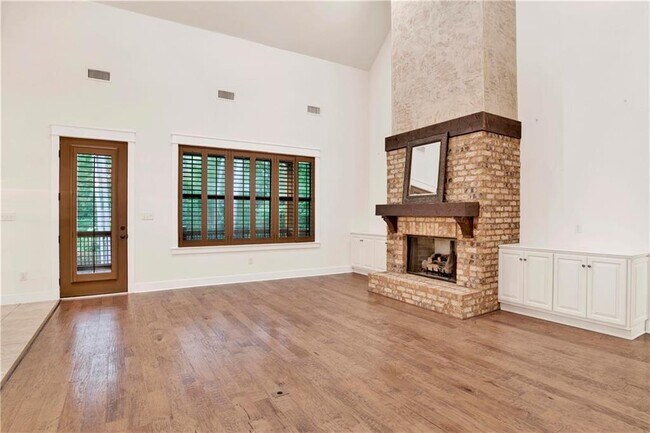 Building Photo - 7256 Atlanta Cir