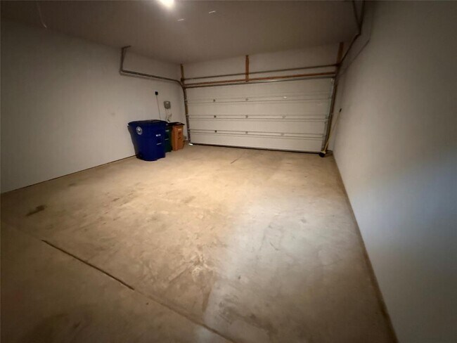 Building Photo - 6624 San Isidro Dr