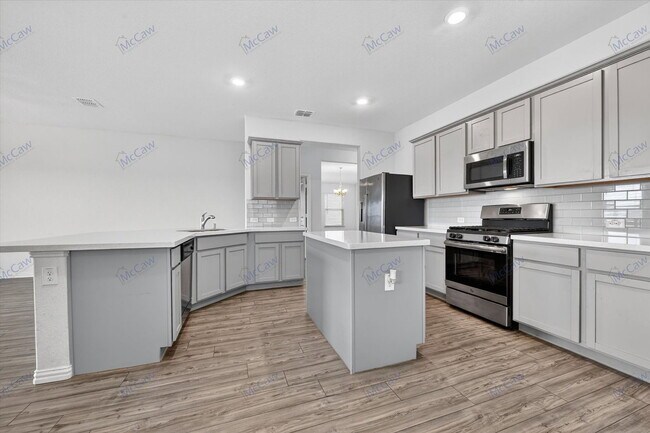 Building Photo - 6128 Fall Creek Ln