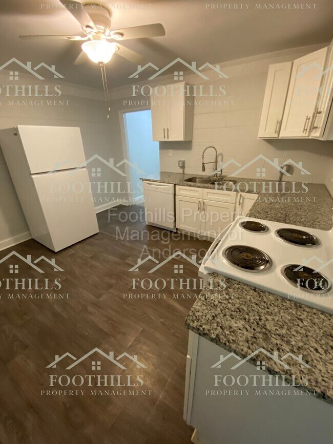 Building Photo - 106 Hanks Cir