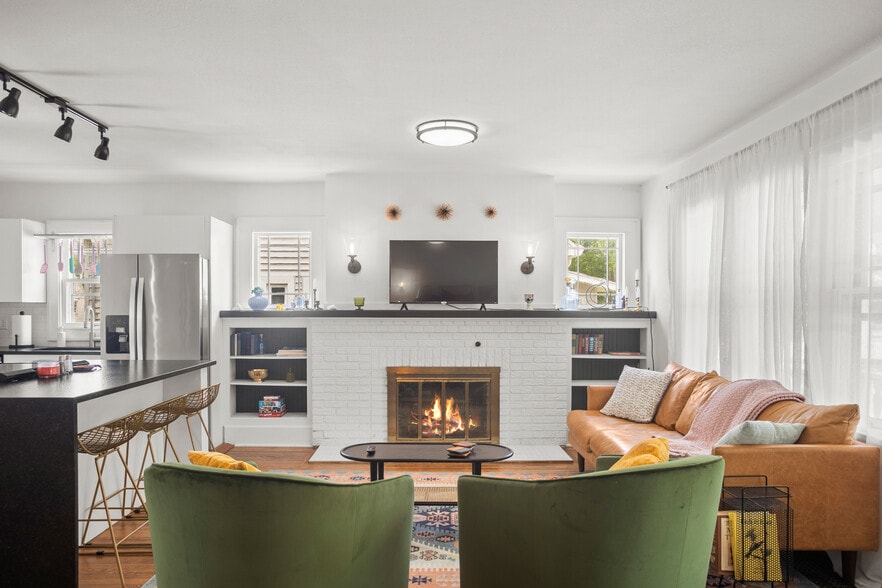 Building Photo - 640 48th St