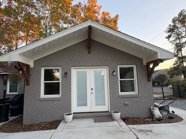 Building Photo - 901 James St