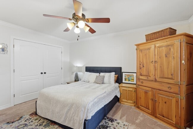 Building Photo - 5957 S Sultan Cir