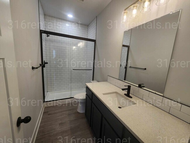Building Photo - 8729-8731 E Summerside Pl
