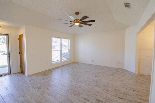 Building Photo - 5731 95th St