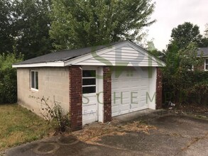Building Photo - **NOW AVAILABLE** Updated 3BR Ranch in Shively Section 8 Accepted