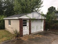 Building Photo - **NOW AVAILABLE** Updated 3BR Ranch in Shively Section 8 Accepted