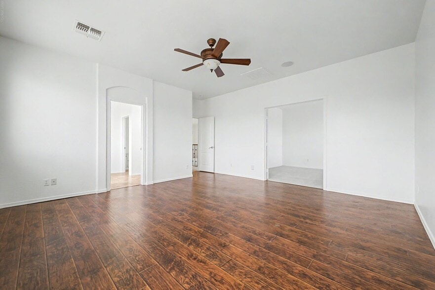 Building Photo - 4947 E Odessa Dr