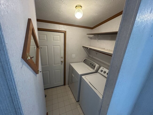 Building Photo - 749 Westfield Rd
