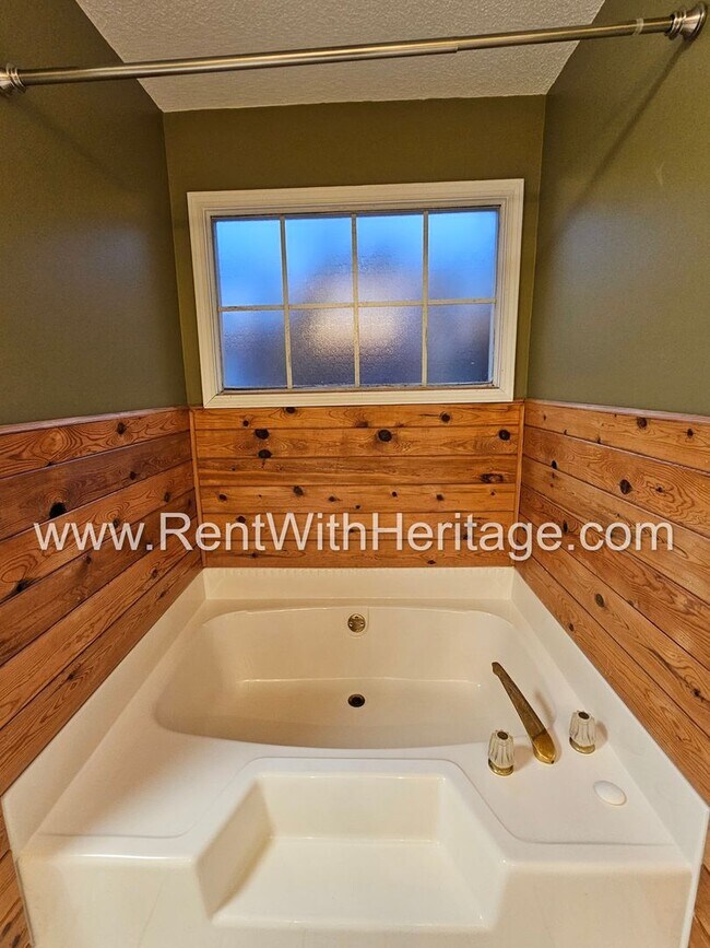 Building Photo - 6849 Quail Pl