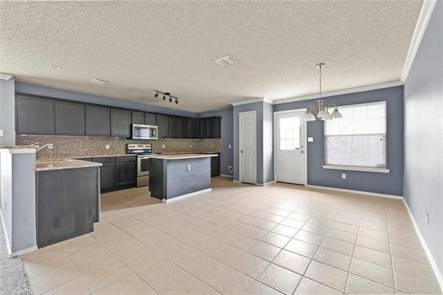 Building Photo - 1600 Dragonback Pass