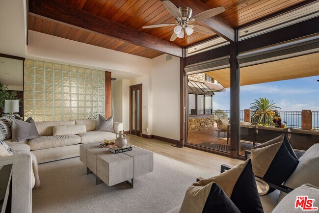 Building Photo - 620 Resolano Dr