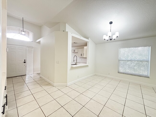 Building Photo - 5344 Edenwood Ln