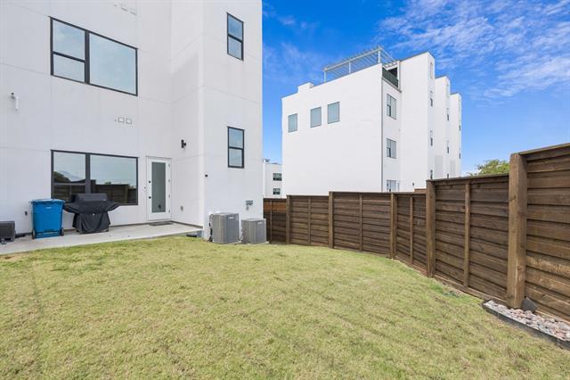 Building Photo - 4948 Blaynes View Dr