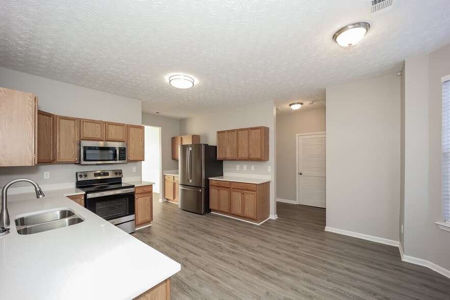 Building Photo - 6846 Lakefield Forrest Dr