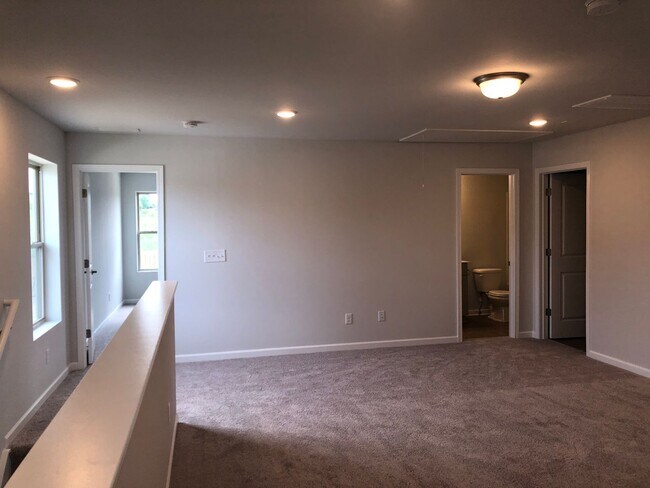 Building Photo - Lovely 3 bedroom 2.5 Bath in Williamson Co...