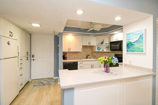 Building Photo - ** OFF-SEASONAL OR 6 MONTHS AND 1 DAY ANNU...