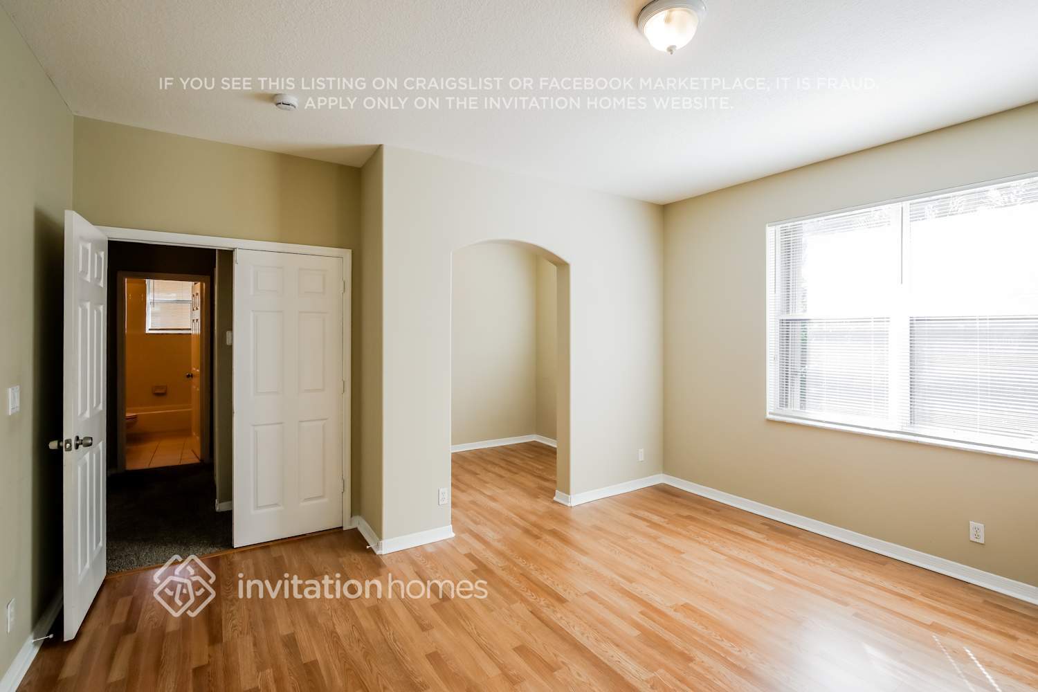 Building Photo - 4928 SW 38th Way