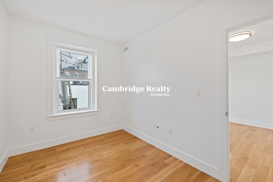 Building Photo - 309 Columbia St