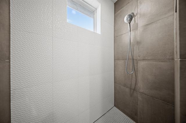 Building Photo - 4626 Munger Ave