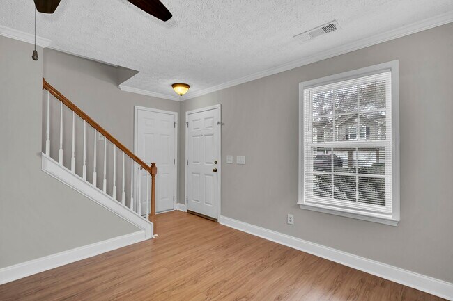 Building Photo - 225 Osmanthus Way