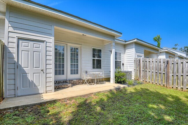 Building Photo - 312 Sumac Trail