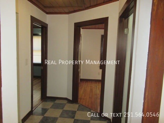 Building Photo - 3412 E Laverne Dr