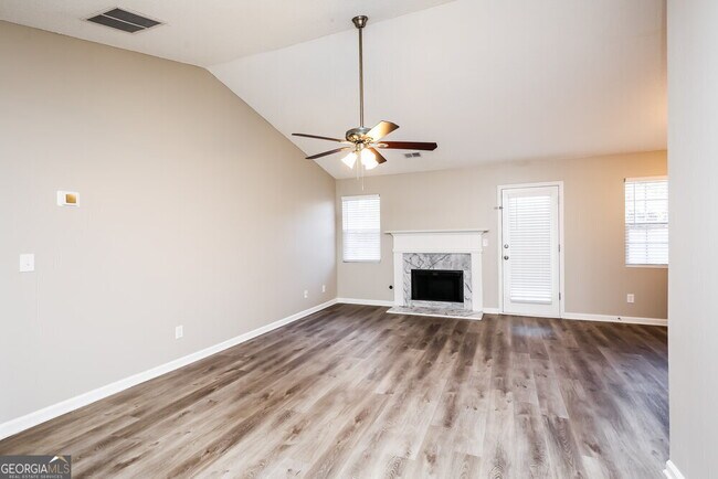 Building Photo - 495 Amelia Grove Ln SE