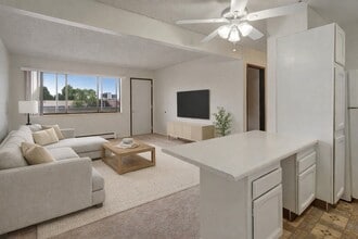 Building Photo - Continental