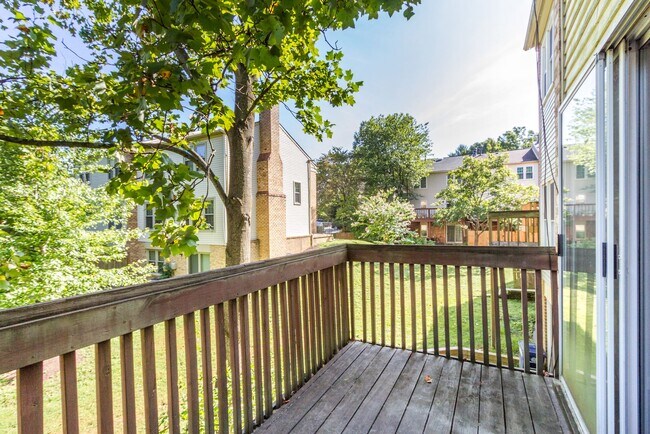 Building Photo - 11906 Shagbark Dr