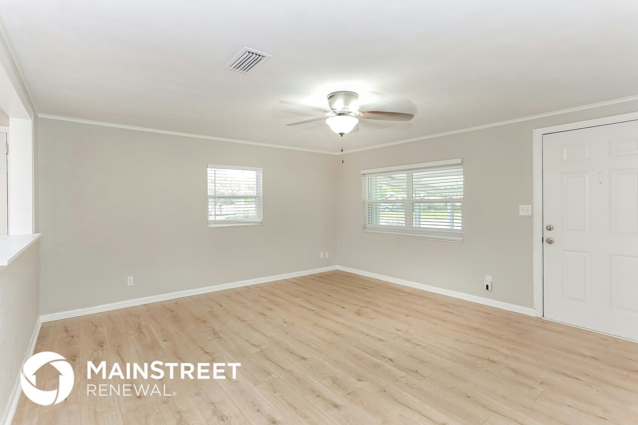 Building Photo - 303 Renne Dr N