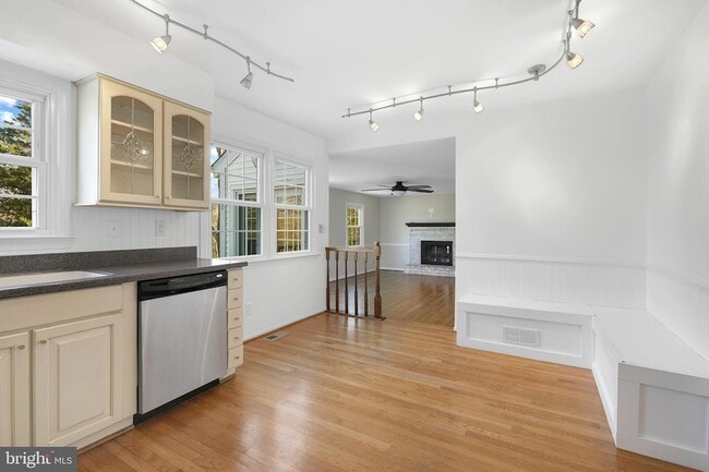 Building Photo - 7329 Fleetwood Ct
