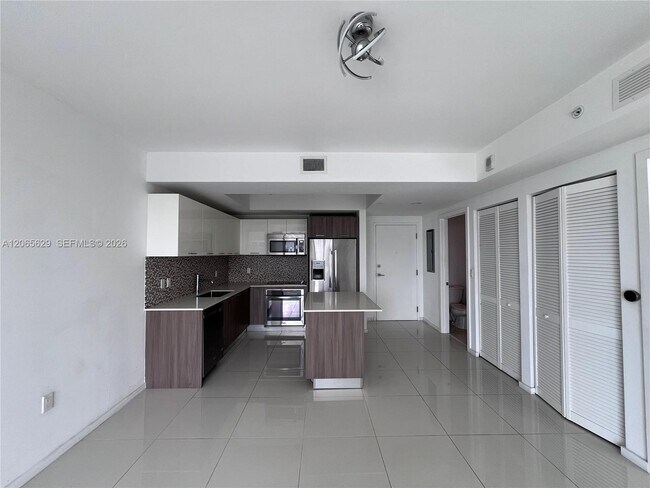 Building Photo - 5300 Paseo Blvd