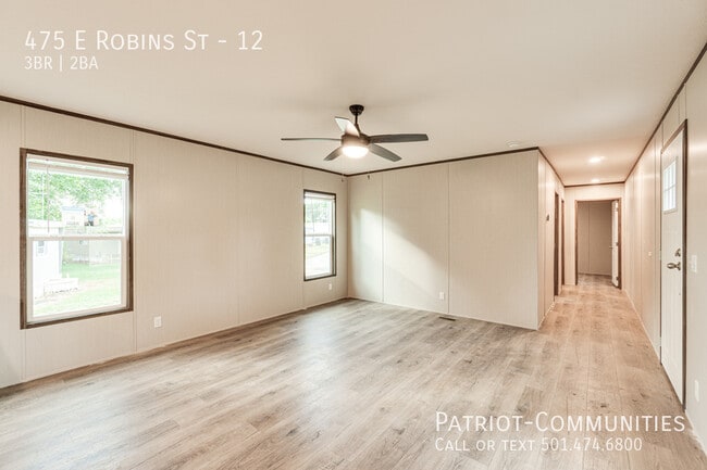 Building Photo - 475 E Robins St
