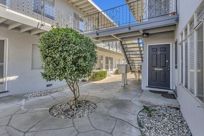 f8_245Bush__006 (1) - Station 245