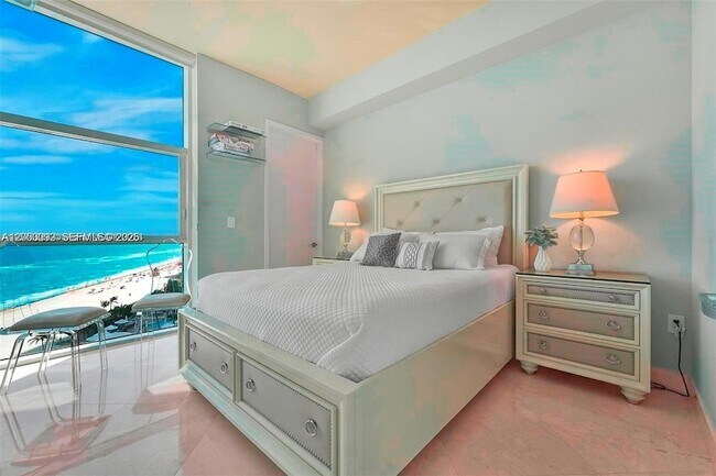 Building Photo - 18101 Collins Ave