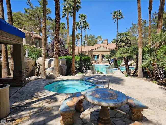 Building Photo - 3145 E Flamingo Rd