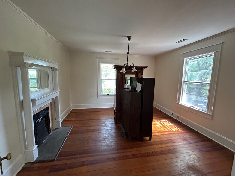 Upstairs Bedroom 2 - 1014 Shepherd St