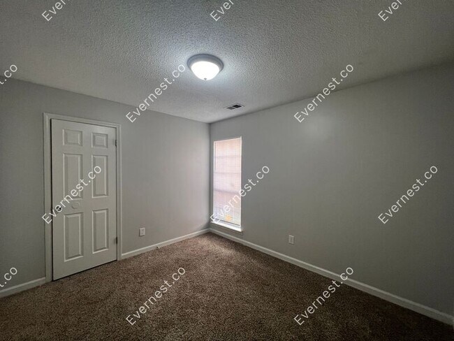 Building Photo - 7396 Overlook Dr