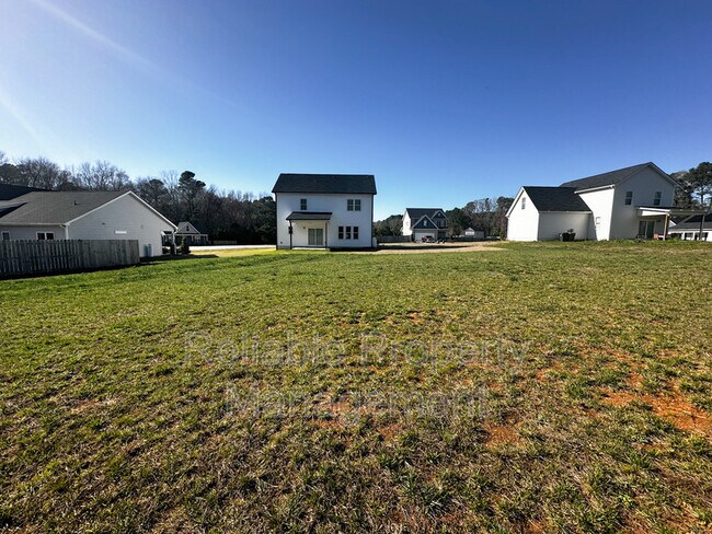 Building Photo - 23 Bluejack Ct